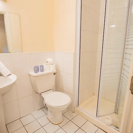아파트 Modern Comfortable In Limerick Junction